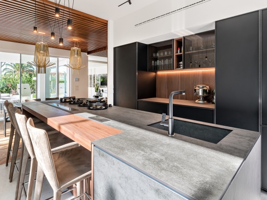 Ideální materiál na kuchyňskou pracovní desku? Slinutá keramika Laminam